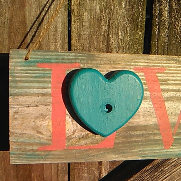 Recycled Wooden Love Sign - Picture 2 of 8